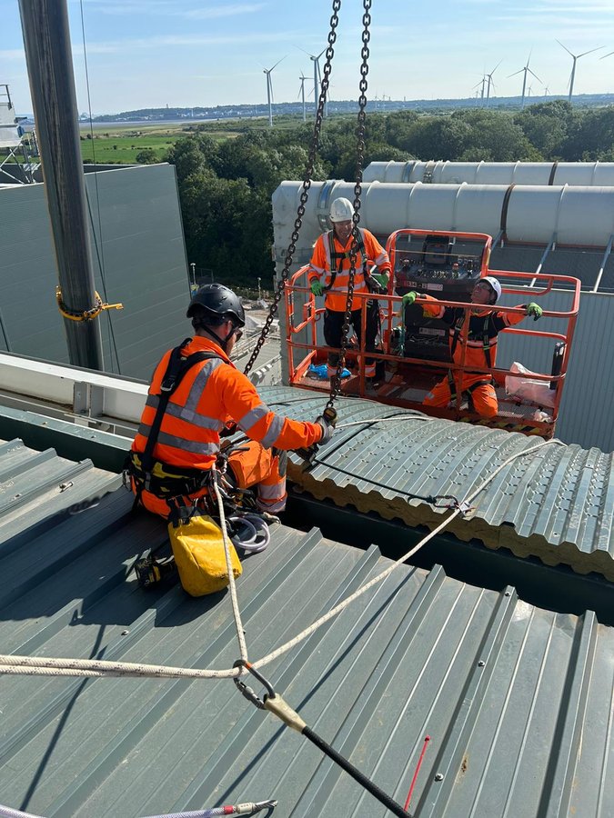 Rope access on a roof